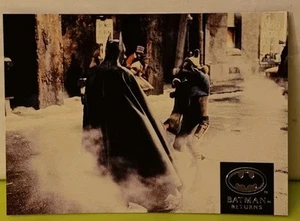 1992 Topps Stadium Club #59 DC BATMAN RETURNS Movie Card - Picture 1 of 2