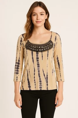 Camiseta Tryst by Mathew Mujer Pequeña Tie-Dye Hecha en EE. UU. Top Boho Campesino Tachonado Foto 1 de 4