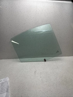 06-12 宝马 335i 325i 228i 330i LH 左后角四分之一窗原始设备制造商 43R-001582 — 第 1/4 张图片