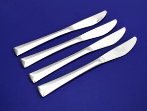 (4) REED & BARTON CREST REBACRAFT STAINLESS - 8 3/8" DINNER KNIVES - Picture 1 of 4