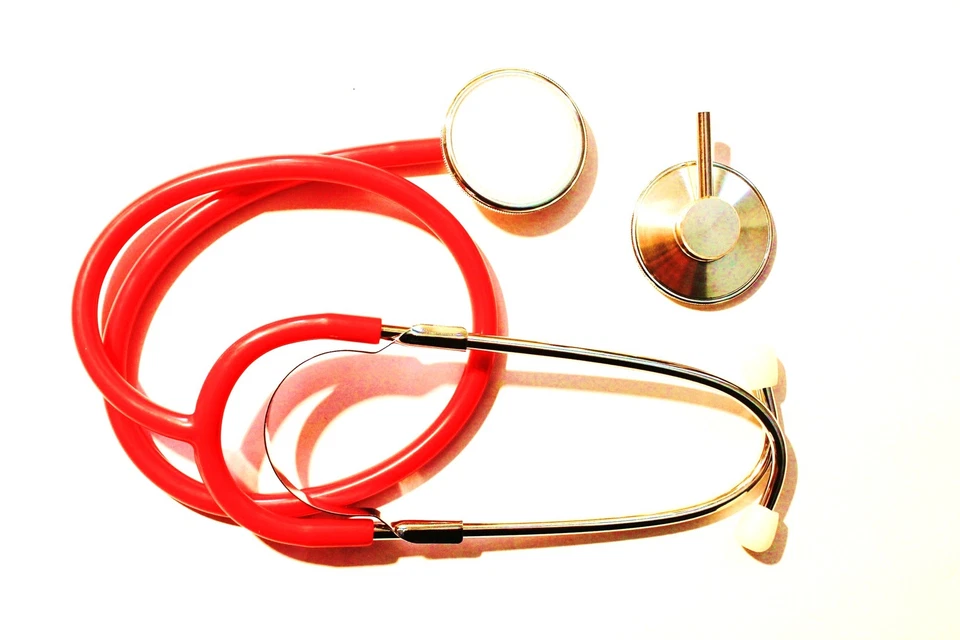 Stethoskop Stetoskop Stethoscope Rettungsdienst MHD DRK BRK Karneval, rot  - Bild 1 von 1