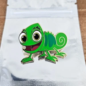 Happy Pascal Tangled 122020 Disney Collector Pin 2017 - Bild 1 von 2