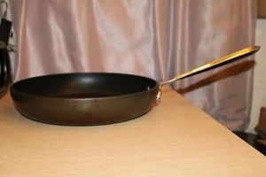 ALL-CLAD METALCRAFTERS LLC Cookware 10 Inch Skillet Fry Pan - Picture 1 of 12