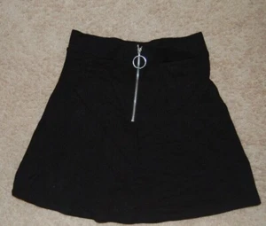 Women's Forever 21 Black Mini Skirt Size Medium Front Zipper  - Picture 1 of 2
