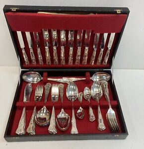 Vintage Viners Kings Royale Cutlery Set. 64 piece.