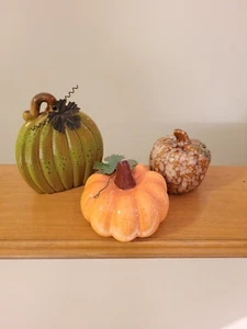Keramik & Metall verschiedene Kürbisse, glänzend, verschiedene Größen und Farben  - Bild 1 von 5