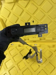 18 2018 NISSAN PATHFINDER CONSOLE MOUNTED REAR TEMPERATURE HVAC CLIMATE CONTROL - Picture 1 of 12