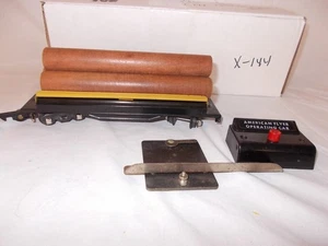AMERICAN FLYER 717 CLEAN LOG DUMP CAR WITH LOAD, BUTTON, ACTIVATOR LOT #X-144 - Bild 1 von 3