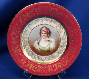 BEAUTIFUL DEEP PINK & HEAVY GOLD ROYAL AUSTRIA QUEEN LOUISE PORTRAIT PLATE 9.75" - Picture 1 of 4