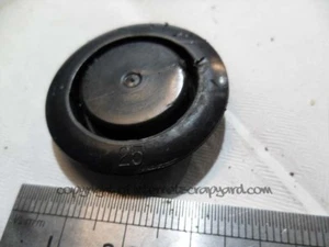 Honda Stream 1.7 Vtec 00-06 D17 25mm round grommet grommit - Picture 1 of 2