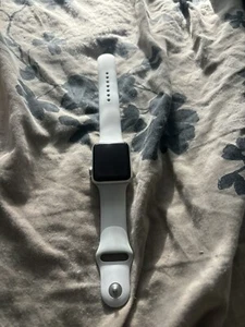 apple watch series 3 42mm - Photo 1 sur 1