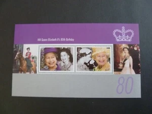 Hoja de recuerdo de 80 cumpleaños 2006 #1038E SM la Reina Isabel II 40P y 47P MNH - Imagen 1 de 2