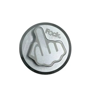 Silver Screw-In Middle Finger Oil Filler Tank Cap Valve Decor Trim Cover - Foto 1 di 10
