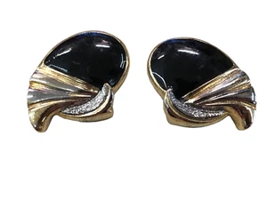 ORECCHINI CLIP METALLO ORO E LACCA NERA  BIGIOTTERIA VINTAGE ANNI 70-90 CM 3,5 - Picture 1 of 2