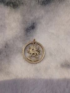 Rare Old Vintage English £1 Cutout Design Coin Pendant Dragon Hand-made - Bild 1 von 4