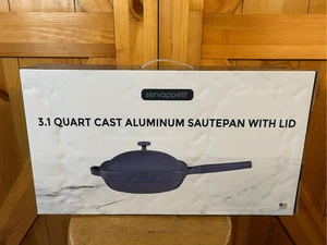 Cacerola de aluminio fundido Servappetit de 3,1 cuartos con tapa nueva en caja abierta - Imagen 1 de 8