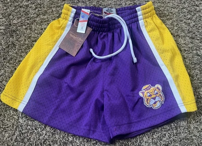 NOVO Shorts Feminino Jump Shot Mitchell & Ness LSU Tigers NCAA (XS) - Imagem 1 de 2