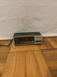 Vintage Emerson Alarm Clock RED5677 Red Digital AM/FM Works Dual Alarm FREE SHIP - Picture 1 of 9