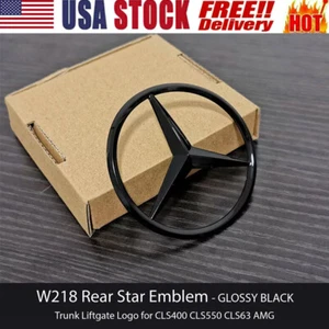 NEGRO BRILLANTE MERCEDES CLS W218 2012-2018 MALETERO TRASERO MALETERO TAPA ESTRELLA EMBLEMA - Imagen 1 de 7