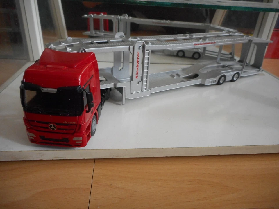 Siku Mercedes Actros 2048 Car Transporter "Kassbohrer" en rouge/gris - Photo 1/2