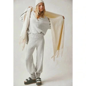 Neu mit Etikett Free People Hailee Pullover-Set in Elfenbein meliert hellgrau Gr. Small - Bild 1 von 12
