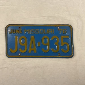 Vintage 1976 Missouri MO License Plate J9A-935 June Blue Yellow Patina Character - Picture 1 of 3