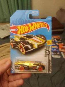 Hot Wheels Electrack 73/250 - Gold - 2019 Mainline A - Picture 1 of 5
