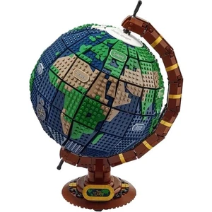 The Earth Globe Building Block Set | 2585pcs Rotating Educational Display - Picture 1 of 6