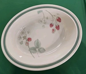 Wedgwood Raspberry Cane Oval Vegetable Serving Bowl Berries Leaves England - Picture 1 of 2