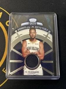 2023-24 Panini Crown Royale - Caballeros de la Mesa Redonda C.J. McCollum #KRT-CJM - Imagen 1 de 2