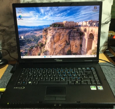 Fujitsu Siemens Amilo La1703 – Turion 64 X2, 4GB, 250GB - Bild 1 von 4