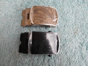 LOTE DE 2 HEBILLAS METÁLICAS DE CINTURÓN ESTILO MILITAR UNA ES NEGRA, OTRA CROMADA. - Imagen 1 de 12