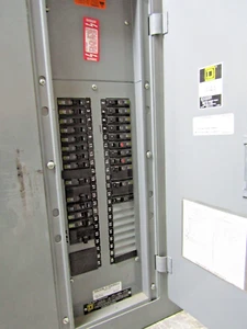 ✌️SQUARE D 225 AMP NQOD442L224CU MAIN LUG PANELBOARD 3∅ 208/120 VAC 42 CIRCUIT - Picture 1 of 10