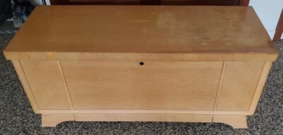 Винтажный полноразмерный, Lane середины века. Сундук с одеялом из светлого кедра - ЗАМОК СНЯТ  - Изображение 1 из 4