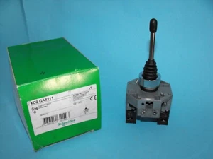 Schneider Electric.TELEMECANIQUE.XD2GA8211.Controlador Joystick.061140.NUEVO - Imagen 1 de 11