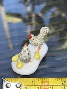 DEPT 56 Heritage Village Bauernhof Tier Zubehör 56588 Ersatz Küken Figur - Bild 1 von 10