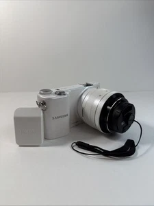 Samsung NX2000 20MP Autofocus Mirrorless Digital Camera 20-50mm Lens White - Picture 1 of 13