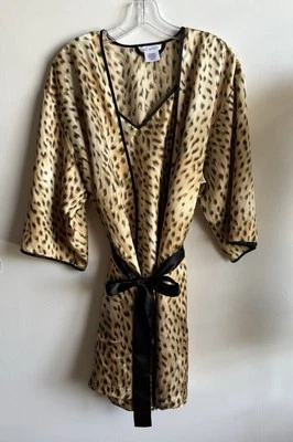 Camisón y bata de dos piezas para mujer de Secret Treasures -M Foto 1 de 4