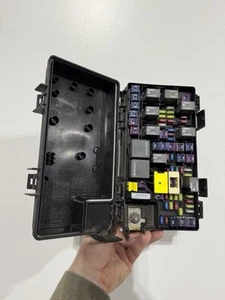 2011 Dodge Caravan Town & Country TIPM Fuse Box OEM 04692335AG Tested - Picture 1 of 5