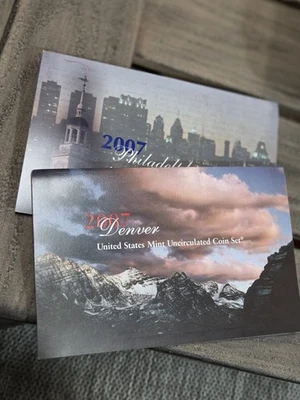 2007 P & D US Mint Set Uncirculated 28 Coins OGP Original Mint Packaging - Image 1 of 3