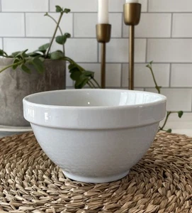 Williams Sonoma Dinnerware Essential White Bowl All Purpose 5 1/8 Inch Stacking - Picture 1 of 5
