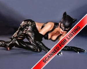 Halle Berry as CATWOMAN 8x10 PHOTO #8618 - Picture 1 of 1