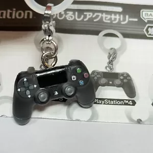 Charm Portachiavi Controller Playstation 4 30° Anniversario Gacha Ufficiale JP! - Foto 1 di 6