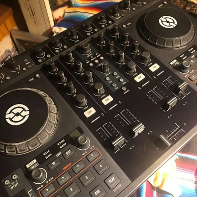 Native Instruments Traktor Kontrol S4 DJ Controller 4-Channel 24bit Pro Sound - Image 1 of 2