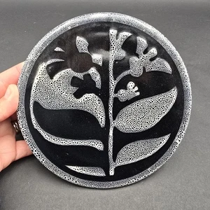 What Cheer Studiokeramik Keramik Wandbild Plakette signiert schwarz floral - Bild 1 von 8