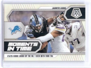 Mosaico Panini 2025 #14 Jahmyr Gibbs Moments In Time plateado - Imagen 1 de 2