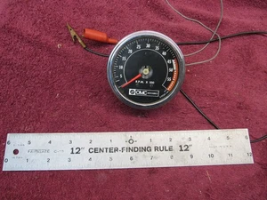 Vintage OMC Johnson Evinrude RPM Gauge Tachometer TACH RPM 2/4 Cycle 121364 - Picture 1 of 5