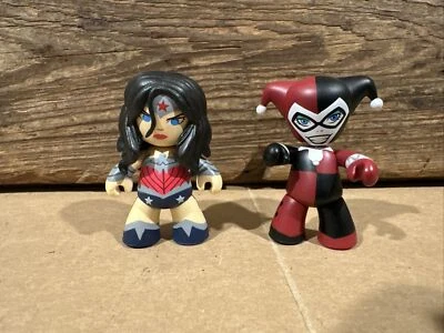 Minifigura serie Mez-itz DC UNIVERSE Wonder Woman y Harley Quinn Foto 1 de 4