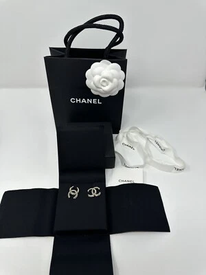 NWT 2023 Chanel Strass CC Logo Light gold / Champagne HW Crystal Stud  Earrings - Image 1 of 4
