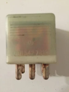 Mercedes-Benz R129 Relais Komfortbetätigung A0015427819 - Bild 1 von 1